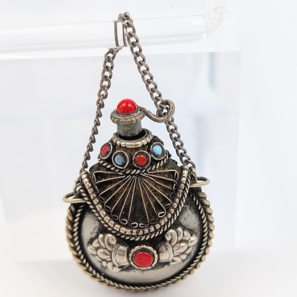 VTG Tibetan Himalayan Snuff Bottle Pendant Silver Tone Intricate - Picture 5 of 13